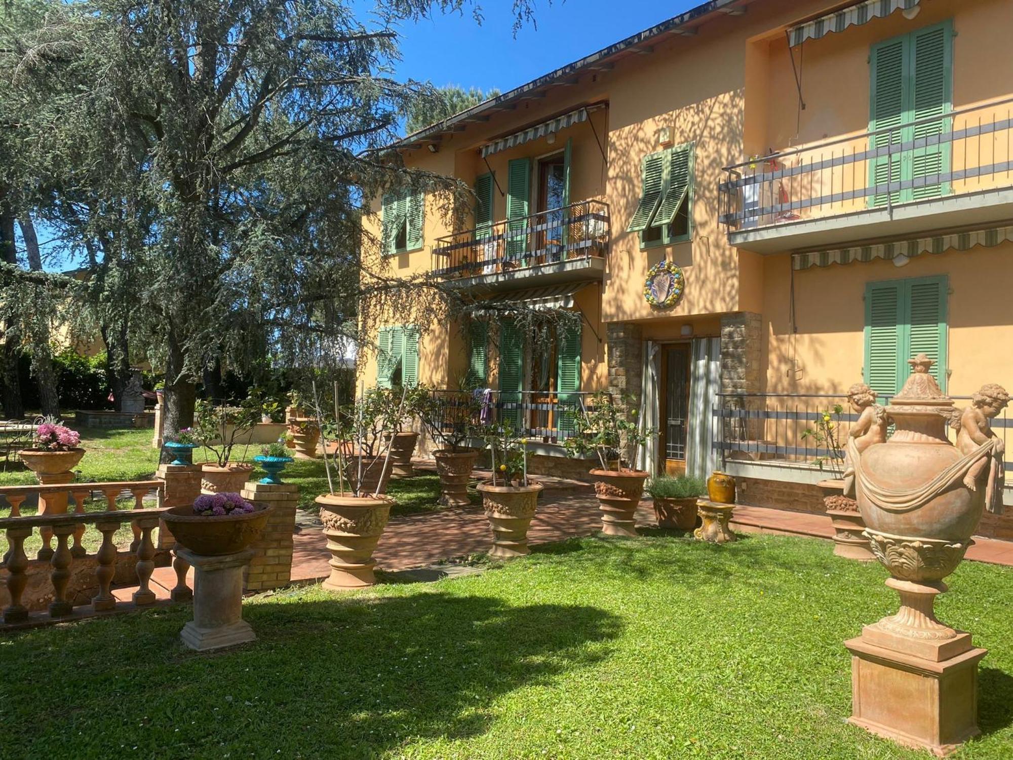 Barbara'S Apartment Mercatale Val Di Pesa Bagian luar foto